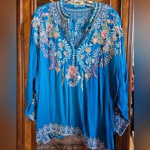 JOHNNY WAS GORGEOUS BLUE RAYON EMBROIDERED BLOUSE